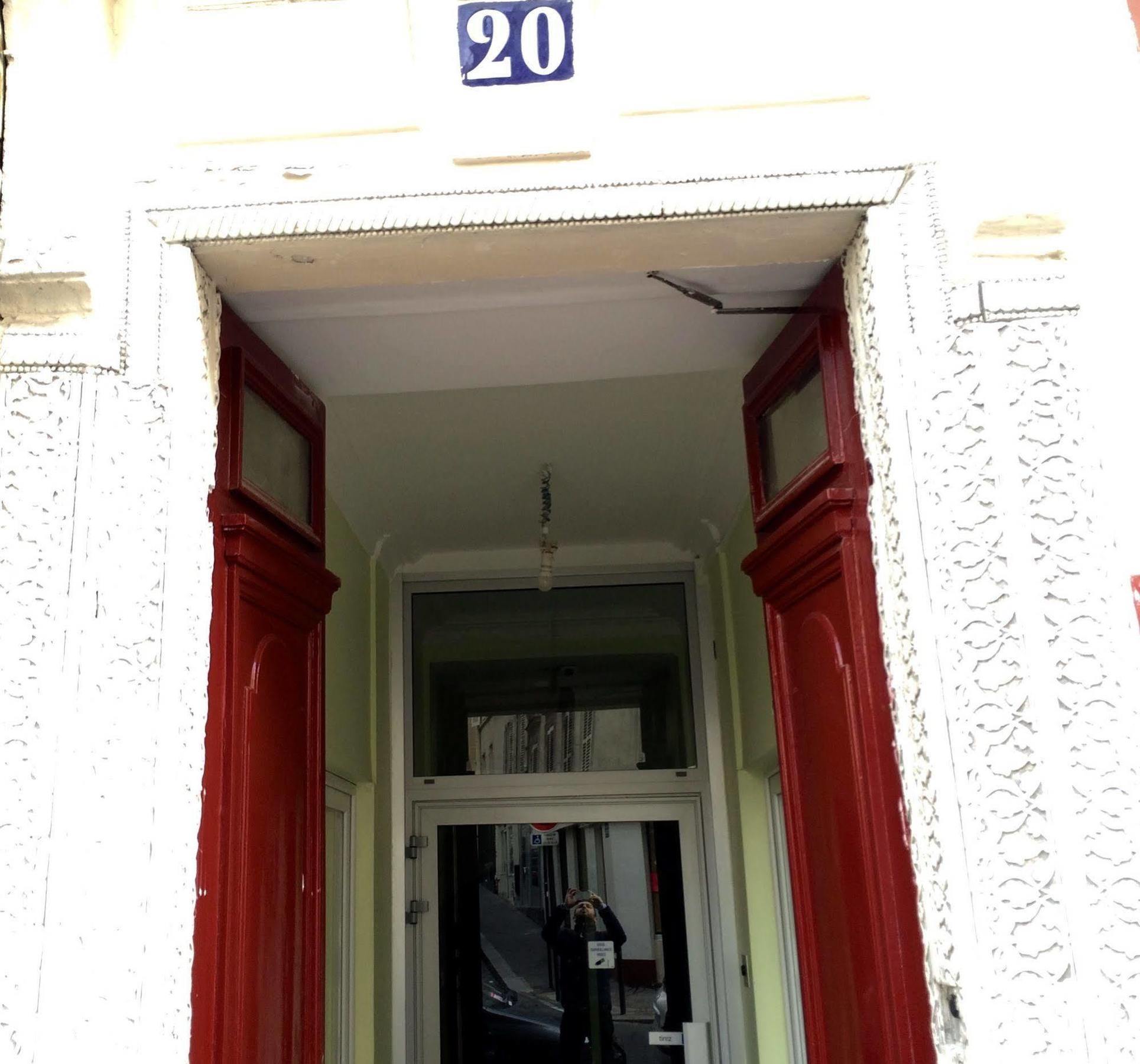 Hotel Azur Montmartre Paris Exterior photo