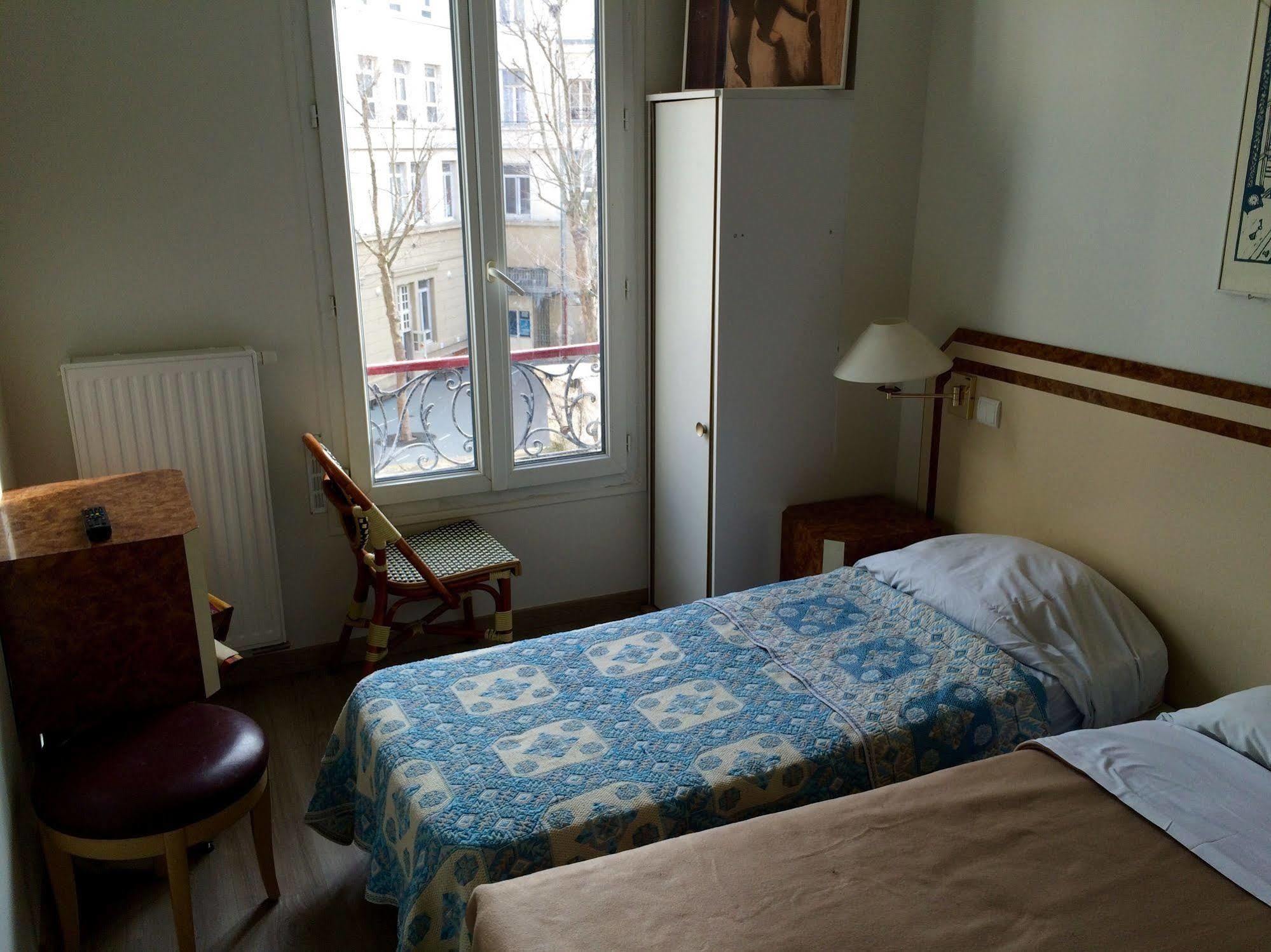 Hotel Azur Montmartre Paris Exterior photo