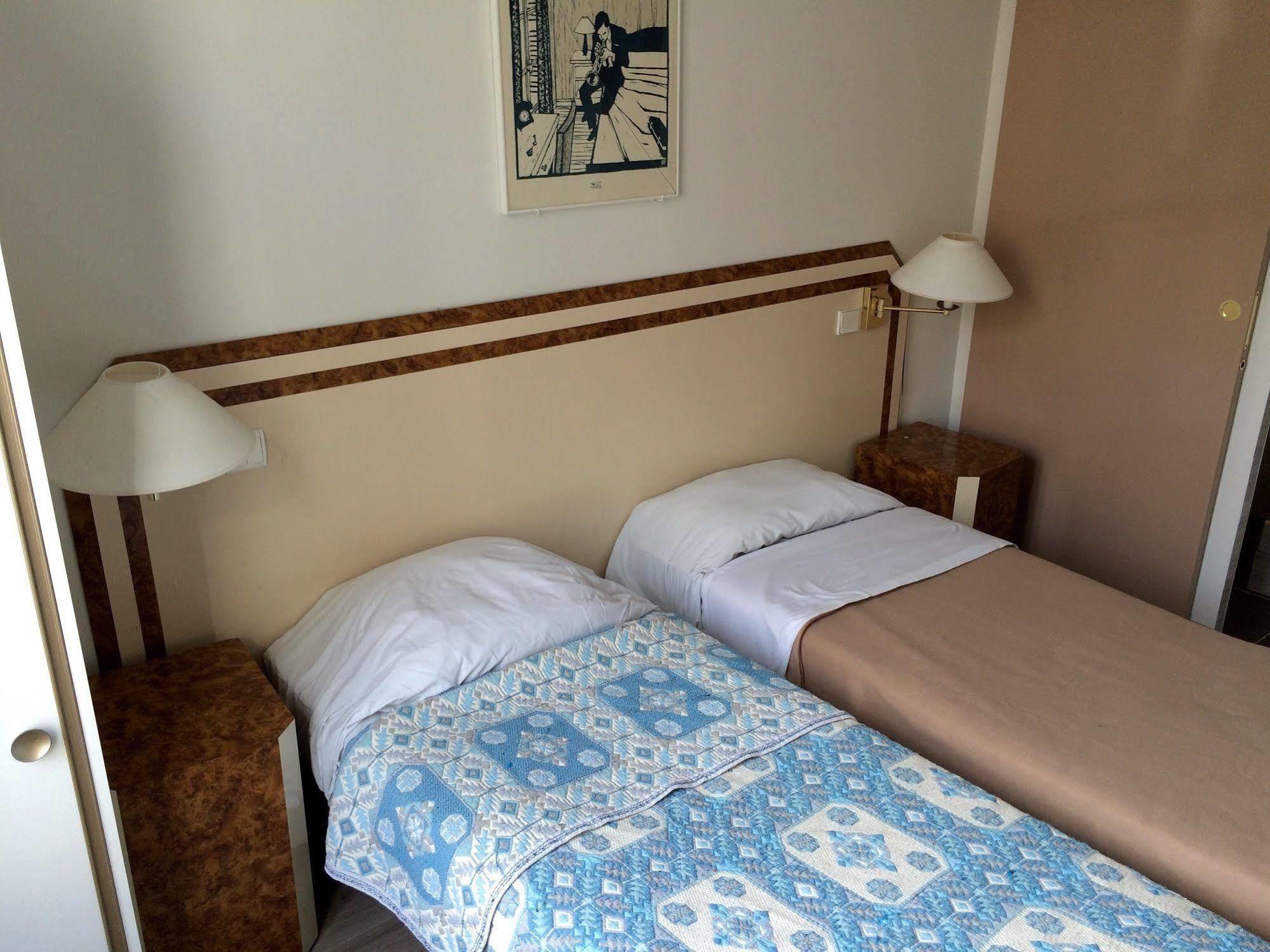 Hotel Azur Montmartre Paris Exterior photo